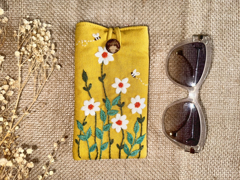 Flower Embroidered Glasses Case, Soft Linen Padded Eyeglasses Sleeve, Cute Floral Sunglasses Pouch 5.Yellow-DaisyGarden