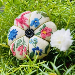 Floral Embroidered Pin Cushion Handmade, Blue Pink Flower Embroidery Round Pumpkin Pincushion, Pin Accessory, Pin Keeper, Sewing Room Decor