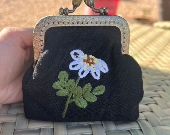 Floral Embroidered Denim Coin Purse, Small Change Pouch With Flower Embroidery, Handmade Vintage Women's Coin Purse, Gift For Her