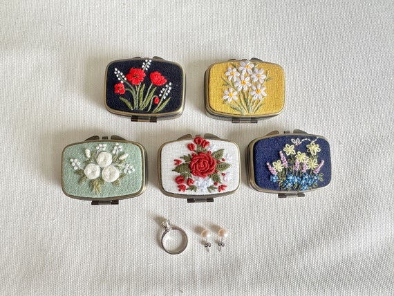 花柄 ジュエリーボックス ミラー付き 花柄刺繍入り長方形ミニジュエリーボックス、キュートなコンパクト