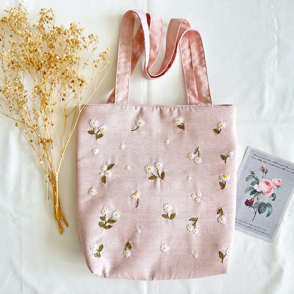 Hand Embroidered Daisy Linen Bag in Light Pink, Cute Daisies Embroidery Market Bag, Eco Friendly Grocery Bag, Aesthetic Handmade Tote Bag