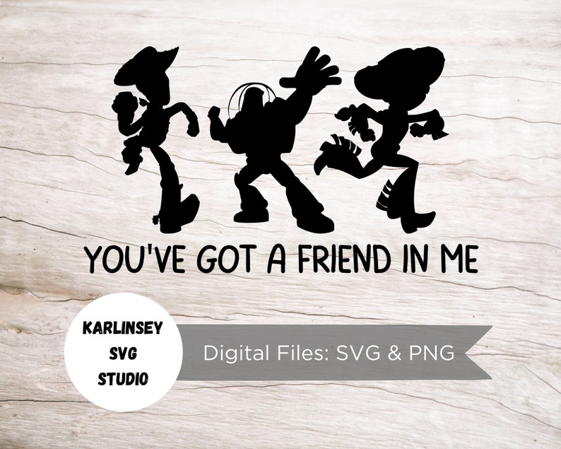 Op de afbeelding: Zwarte silhouet van Woody, Buzz Lightyear en Jessie uit Toy Story die dansen met de tekst "You've got a friend in me".