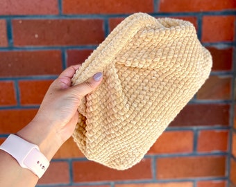 Handgemachte Samttasche, Abend gehäkelte Beuteltasche, gestrickte Clutch-Tasche, cremefarbene Samttasche