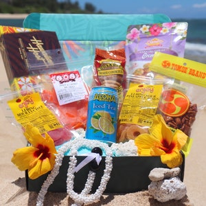 Hawaiian Snack Box | Hawaiian Gift | Tropical gift | Hawaii | Macadamia | Hawaiian Chocolate | Made in Hawaii