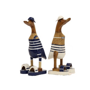 Kleine loopeend, loopeend met hoed en slippers, tuindecoratie, paartje loopeenden; Rubberen eend, bikini eend, ren eend met badpak