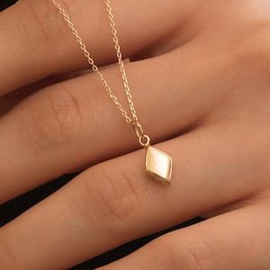 Pandora tribute pendant necklace top