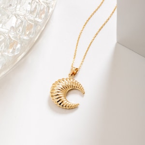 Cremation Crescent Urn Pendant, 14K Real Gold Moon Urn Necklace, Memorial Jewelry for Loved Ones, Gold Moon Ashes Holder, Gift For Sympathy