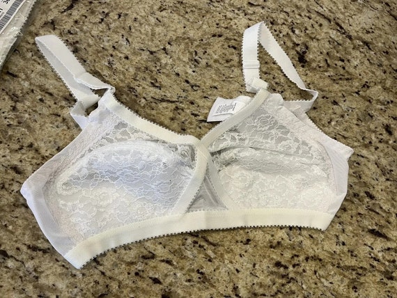Vintage Wynette Valmont Womens Bras White Lace Lot of 2 Size 36C New 1970s  Retro 