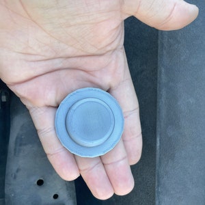 Discrete Apple AirTag magnetic mount