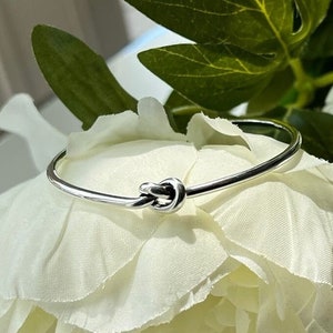 925 sterling silver knot elegant bangle bracelet - adjustable with a gift bag pouch | personalised women