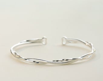 925 sterling zilveren gedraaide armband met fijn hart voor dames - verstelbaar met een cadeauzakje | Personalisatie