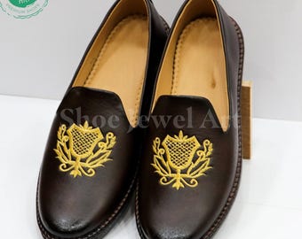 Sapatos Mojari de couro bordado: Mocassins étnicos feitos à mão