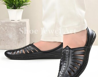 Zapatos Punjabi Mojari hechos a mano: Zapatos étnicos negros para bodas de hombre