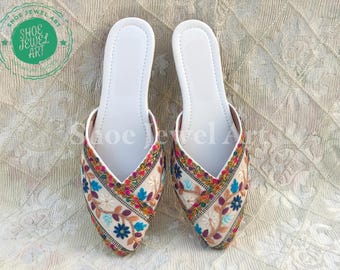 Mules bordadas a mano: Zapatos planos de novia de estilo étnico