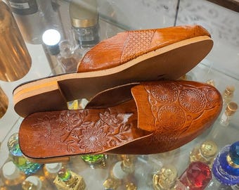 Gifts for Love Vintage Leather Mule Slippers Women, Handmade Traditional Outfit Backless flats, Birthday Gift, Premium Leather Mules shoes,