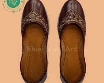 Handmade Wine Khussa Juttis: Gold Thread Indian Shoes