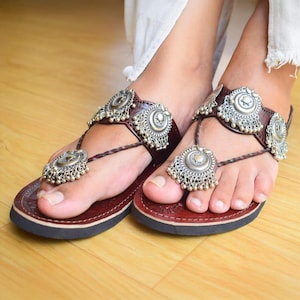 Genuine Leather Bridal Flats Sandals for Women, Traditional Ghungroo Sandal, Ethnic Kolhapuri Sandals, Handmade Wedding Sandal, Gift for Her