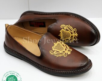 Sapatos Mojari de couro feitos à mão: sapatos étnicos bordados para casamento