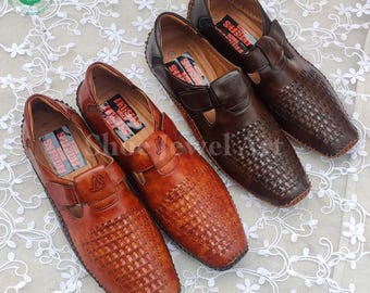 Handgemaakte bruinbruine leren loafers: Indiase schoenen in Punjabi-stijl
