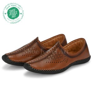 Men&#39;s Ethnic Tan Slip On Indian Loafers, Handmade Mojari, Wedding Indian Shoes, Moccasin shoes, Men Pathani Kurta shoes, Mens Jodhpuri Shoes