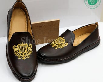 Handmade Leather Mojari Shoes: Golden Embroidered Ethnic Loafers