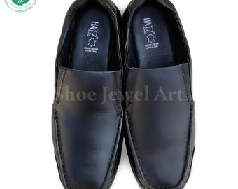Mocassins artesanais em couro de ovelha: modelos ortopédicos com tratamento medicamentoso.