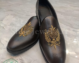Handmade Brown Vegan Leather Men Slip on Loafers, Zardozi Embroidered Groom Shoes, Indian Ethnic Men shoes, Artisanal Luxury Punjabi Jutti,