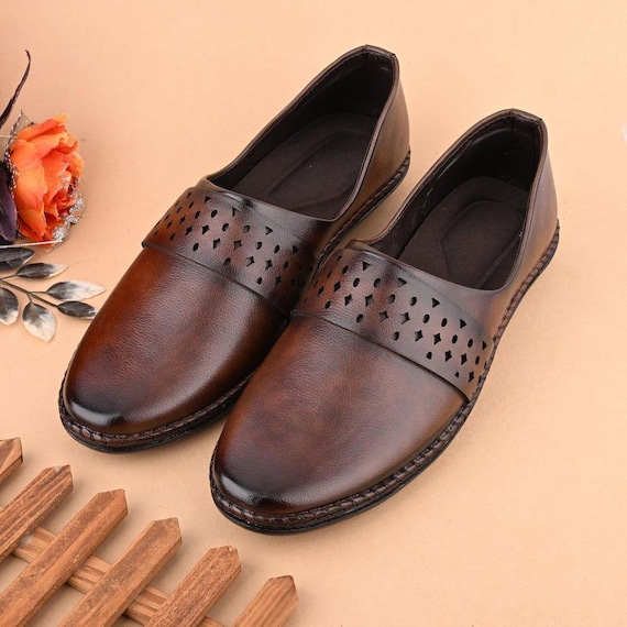 Men's Brown Leather Juttis Mojaris: Handmade Ethnic Wedding Shoes