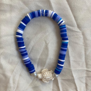 Blue and White Clay Beaded Bracelet With Turtle Charm / Pearl / Cute Bracelet / Clay Beads / White / Multicolor / Preppy / Ocean