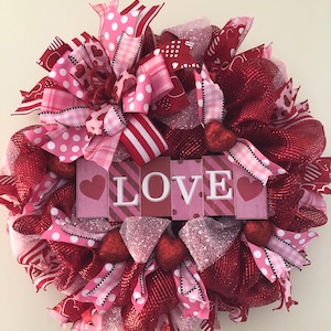 Red and pink Valentine's wreath, Red and pink Valentine's day wreath, Love valentine's wreath, Valentine's wreath, Valentine's day wreath