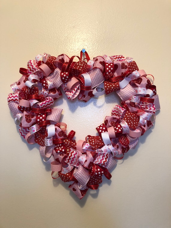 Heart Shaped Valentines Wreath, Heart Shaped Valentines Day Wreath,  Valentines Wreath, Valentines Ribbon Loop Wreath, Valentines Decor 