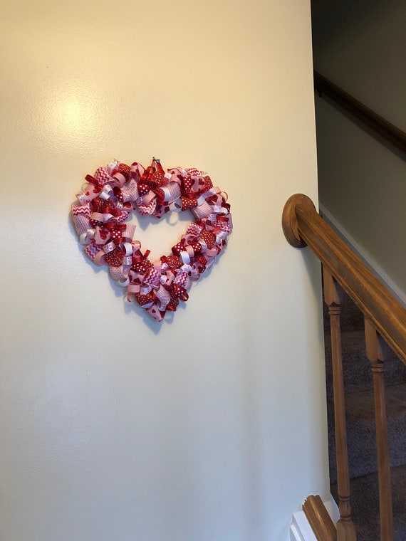 Heart Shaped Valentines Wreath, Heart Shaped Valentines Day Wreath,  Valentines Wreath, Valentines Ribbon Loop Wreath, Valentines Decor 