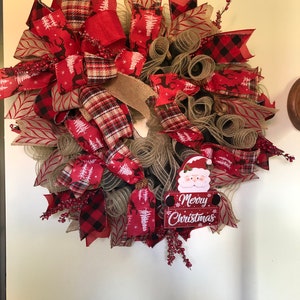 Beige Santa with Wreath and Tree 21.5