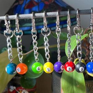 Billard Kugel Schlüsselanhänger / 8 Kugel Schlüsselanhänger / Pool Ball Schlüsselanhänger / Einzigartiger handgemachter Schlüsselanhänger / Schlüsselanhänger aus Edelstahl