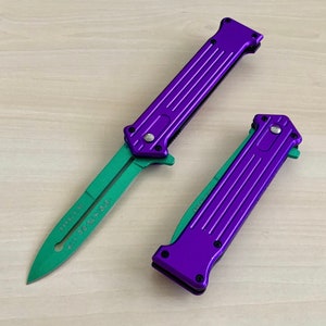 8 Joker Purple Tactical Cute Spring Assisted Open Blade Folding Pocket Knife.Cool Knife. Gift for Father. Gift for boyfriend. imagem 4