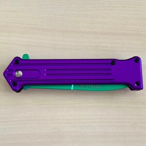 8 Joker Purple Tactical Cute Spring Assisted Open Blade Folding Pocket Knife.Cool Knife. Gift for Father. Gift for boyfriend. imagem 6