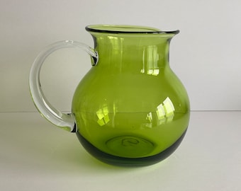 Green Glass Pitcher Serving Glass Carafe Beverage Pitcher Pontil Mark Hand Blown Glass Water Sangria Margarita Lemonade Cocktails 96 Fl Oz