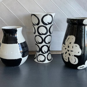 Vintage Bitossi jarrón negro y blanco floral glaseado jarrón de cerámica mediados de siglo arte moderno cerámica vintage decoración del hogar Italia 1980s imagen 10