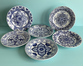 Assiettes vintage Bombay bleu et blanc Assiettes chinoises en porcelaine de Chine, design géométrique, assiettes décoratives des années 1990, 8 po. DIA Set/6