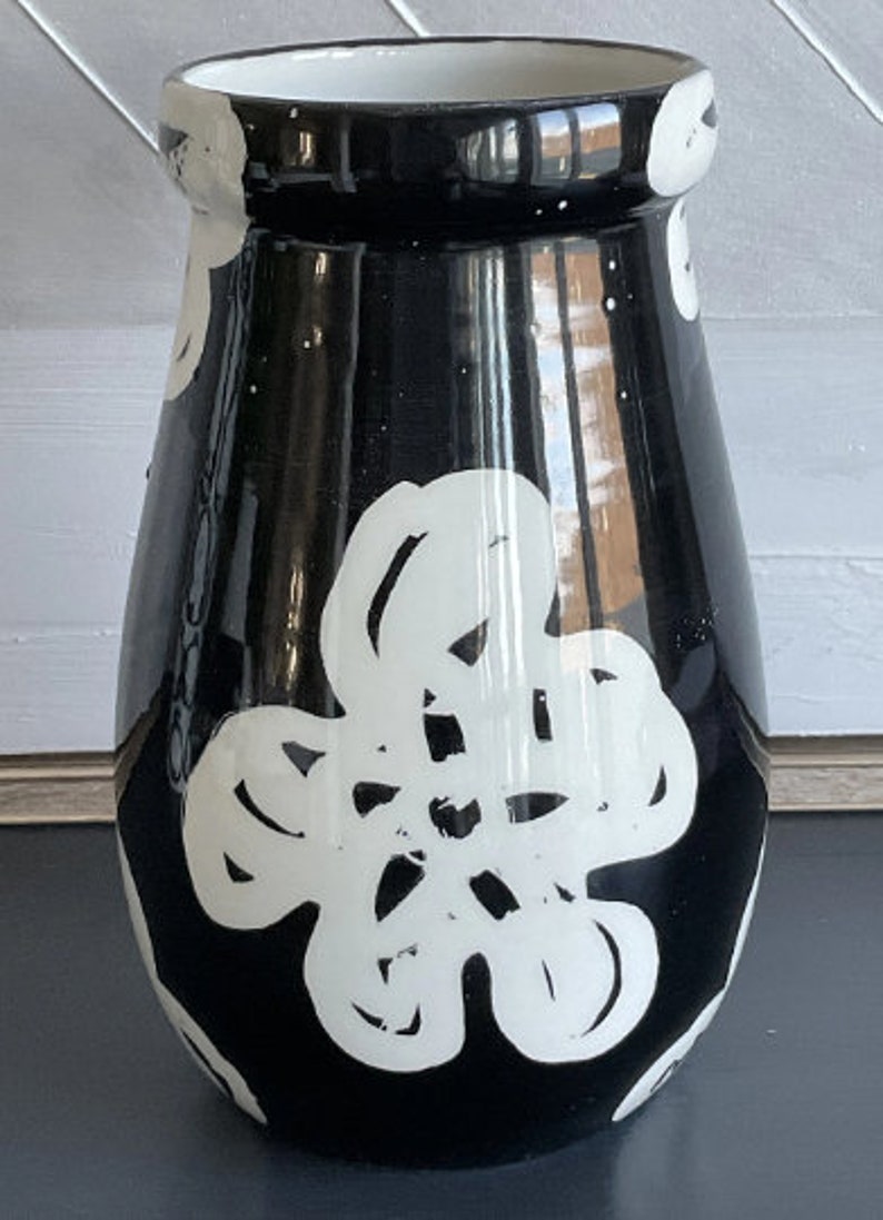 Vase Bitossi vintage Vase en céramique émaillée floral noir et blanc, poterie, art moderne du milieu du siècle, décoration d'intérieur vintage Italie des années 1980 image 2