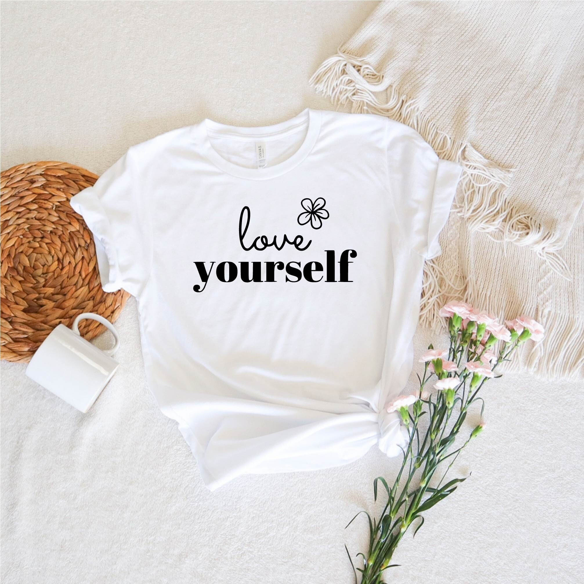 Discover Maglietta Love Yourself Shirt Uomo Donna Bambini