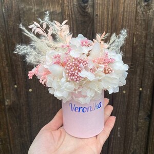 Personalized Mini hat box Flower Arrangement with Preserved and Dried flowers. Perfect Gift for Mom, on Birthday. Cute floral gift bouquets.
