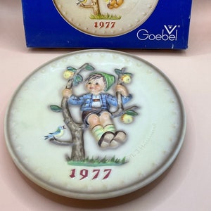Vintage Hummel 1977 Apple Tree Boy 7 1/2&quot; Collector Plate with Box and Paperwork from Goebel