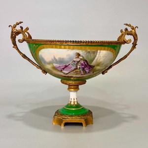 Hand Painted 19.th Century French Sevres Style Ormolu Mounted Centerpiece