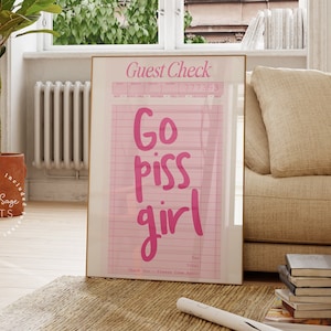 Gastcheque Go Piss Girl-print, trendy roze gastencheque, retro roze print, trendy muurkunst, barwagenkunst, happy hour-decor, badkamerprint