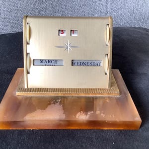 Vintage English Perpetual Calendar (Q)
