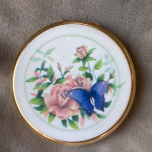 Vintage 1960s Stratton Compact