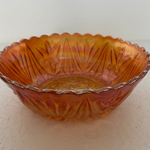 Carnival glass bowl. (133)