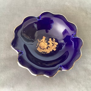 Beautiful Limoges Porcelain Ashtray (W)