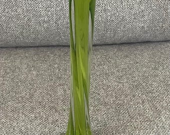 Twisted Greeen Glass Bud Vase (RB)